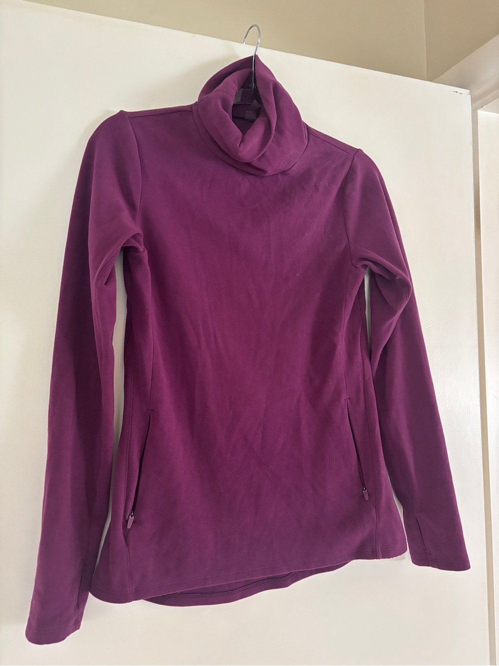 Women's Deep Plum Turtleneck Pullover Sweater with Zip Pockets